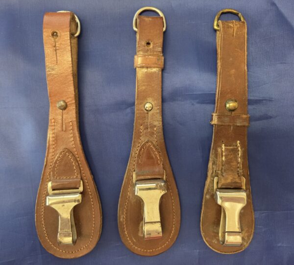 TR Sword Hangers (32182)