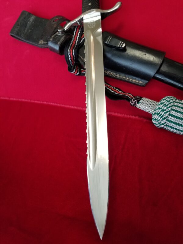 Fireman’s Sawback Bayonet by Eickhorn w/Frog and Portepee (32652) - Image 3