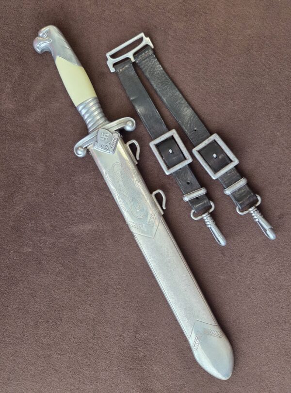 RAD Leader’s Dagger by Alcoso w/hangers (32658)