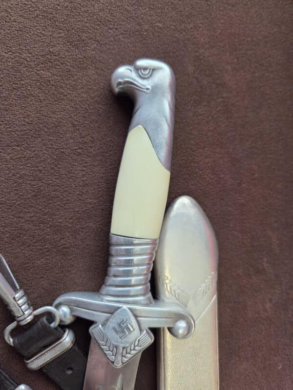 RAD Leader’s Dagger by Alcoso w/hangers (32658) - Image 3
