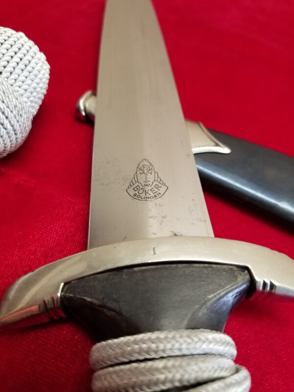 Early Chained SS M33 Dagger by Boker with Portepee (32817) - Image 10