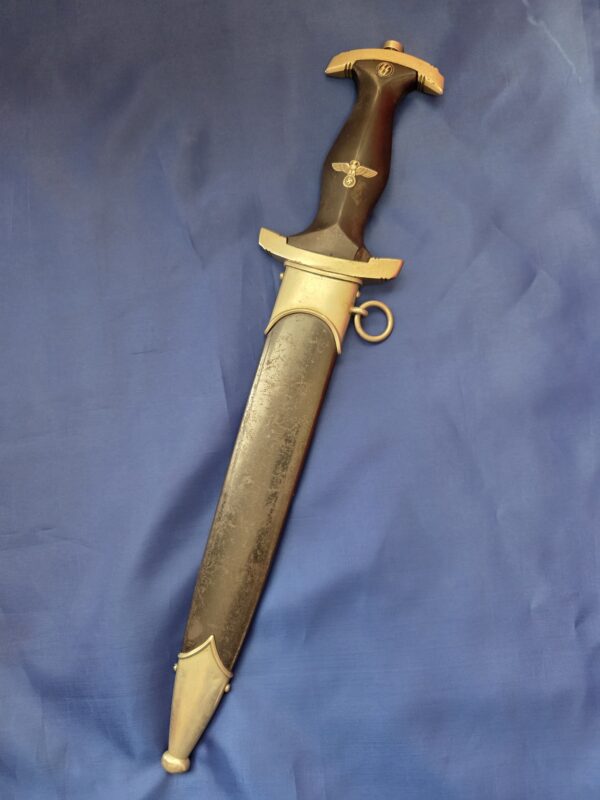 Johnson Reference Books & Militaria