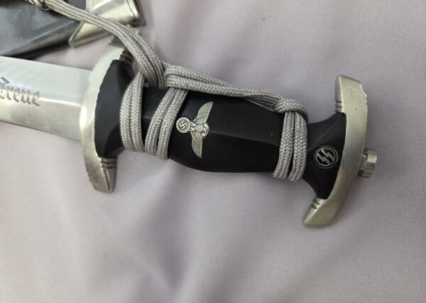 Early SS Dagger by Gottlieb Hammesfahr with Portepee (32880) - Image 9