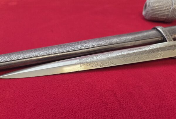 Army Officer Dagger, Voos Pattern Double Etched Blade w/Portepee (33031) - Image 16