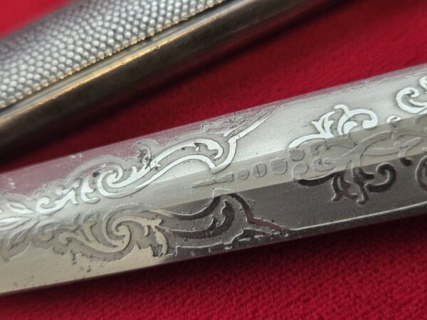 Army Officer Dagger, Voos Pattern Double Etched Blade w/Portepee (33031) - Image 15