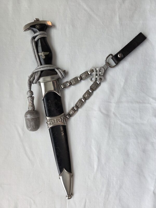 1936 Chained SS dagger with Portepee in Presentation Case (33035) - Image 6