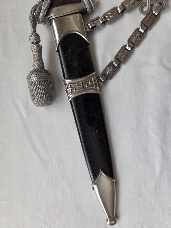 1936 Chained SS dagger with Portepee in Presentation Case (33035) - Image 8