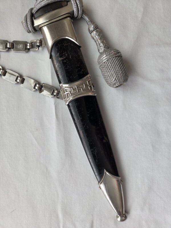 1936 Chained SS dagger with Portepee in Presentation Case (33035) - Image 9