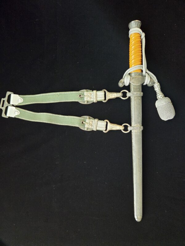 Army Officers Dagger by F. W. Holler with Pommel and Hangers (33041) - Image 9
