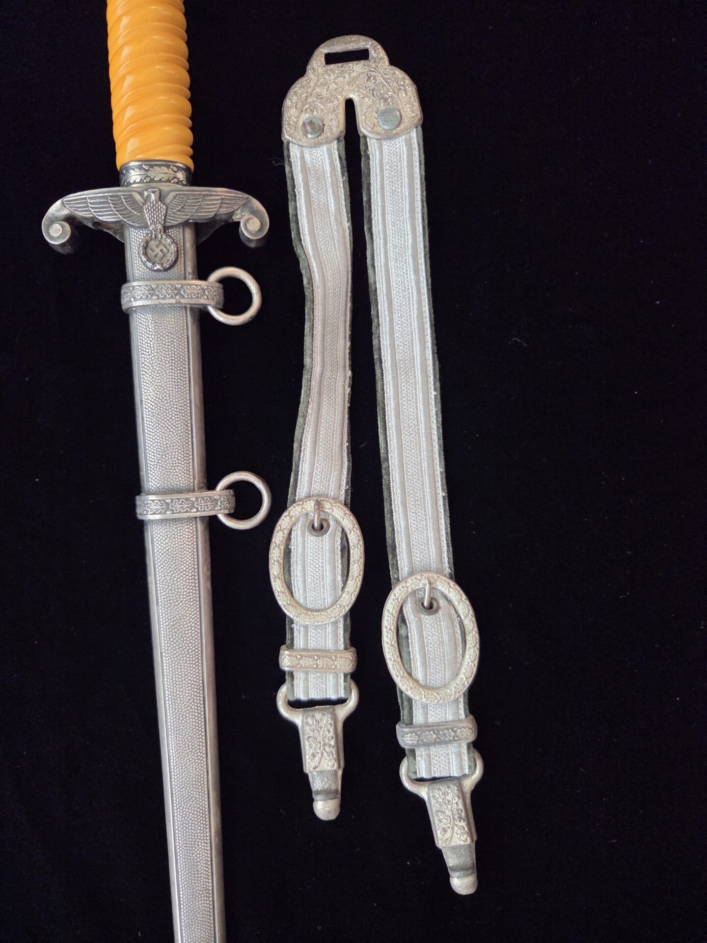 Army Officers Dagger with Voos Double Etched Blade and Deluxe Hangers (33054) - Image 3