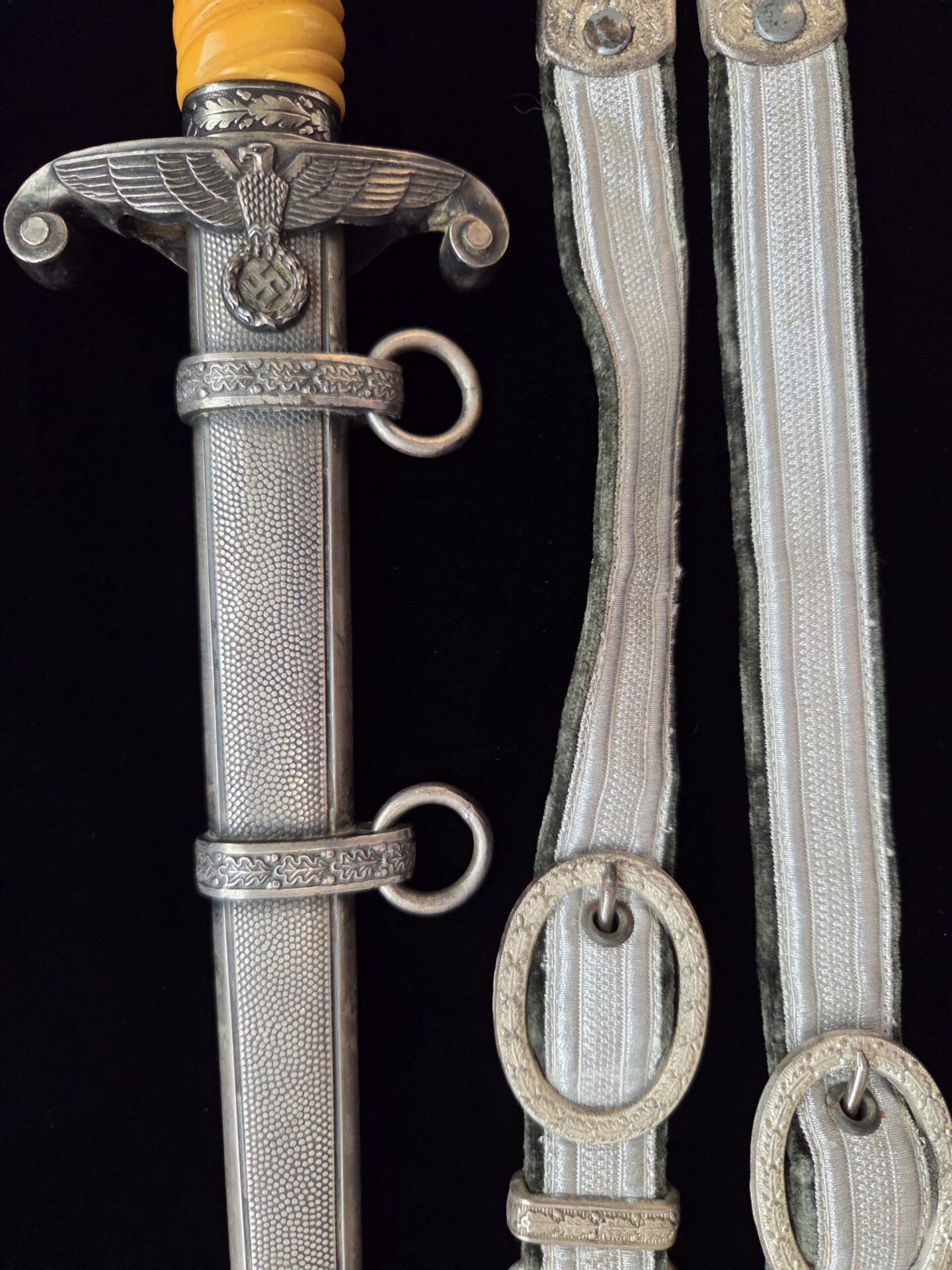 Army Officers Dagger with Voos Double Etched Blade and Deluxe Hangers (33054) - Image 4