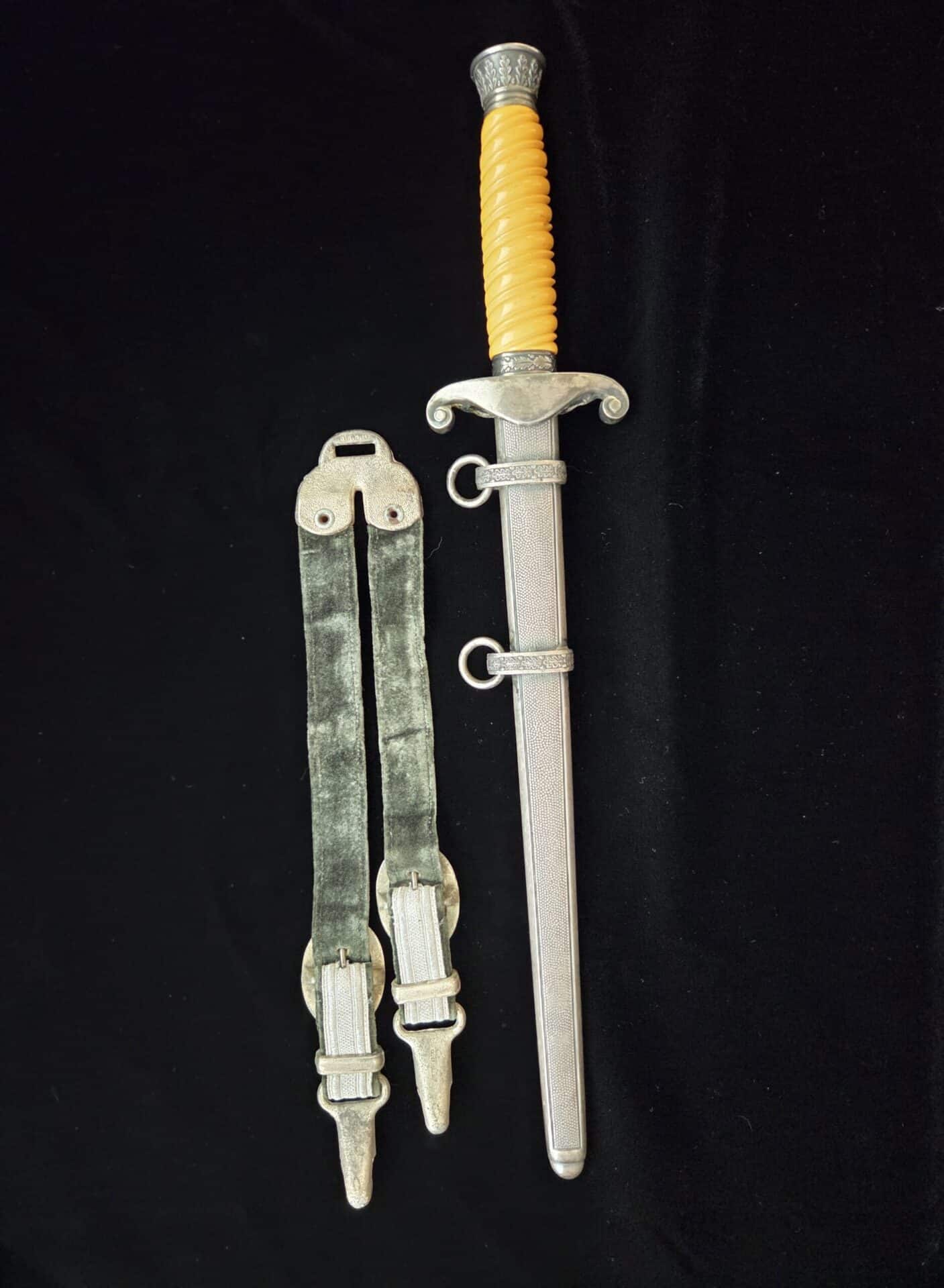 Army Officers Dagger with Voos Double Etched Blade and Deluxe Hangers (33054) - Image 2