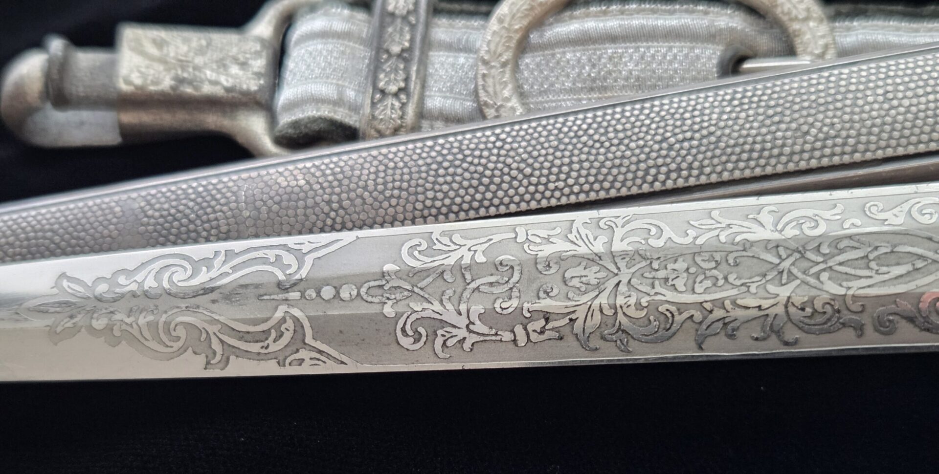 Army Officers Dagger with Voos Double Etched Blade and Deluxe Hangers (33054) - Image 20