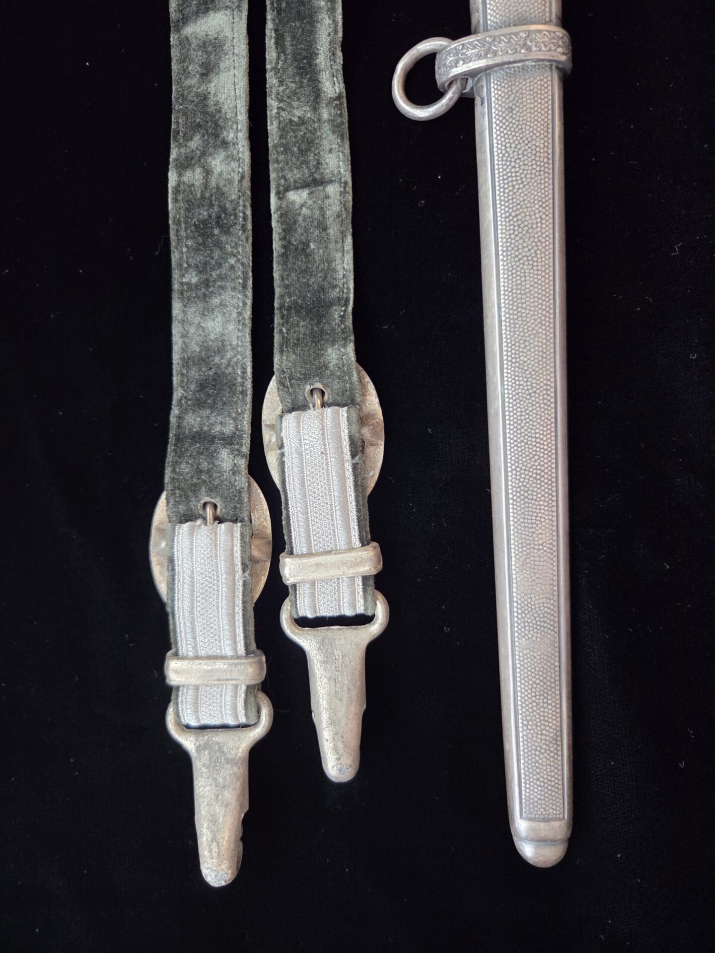 Army Officers Dagger with Voos Double Etched Blade and Deluxe Hangers (33054) - Image 7