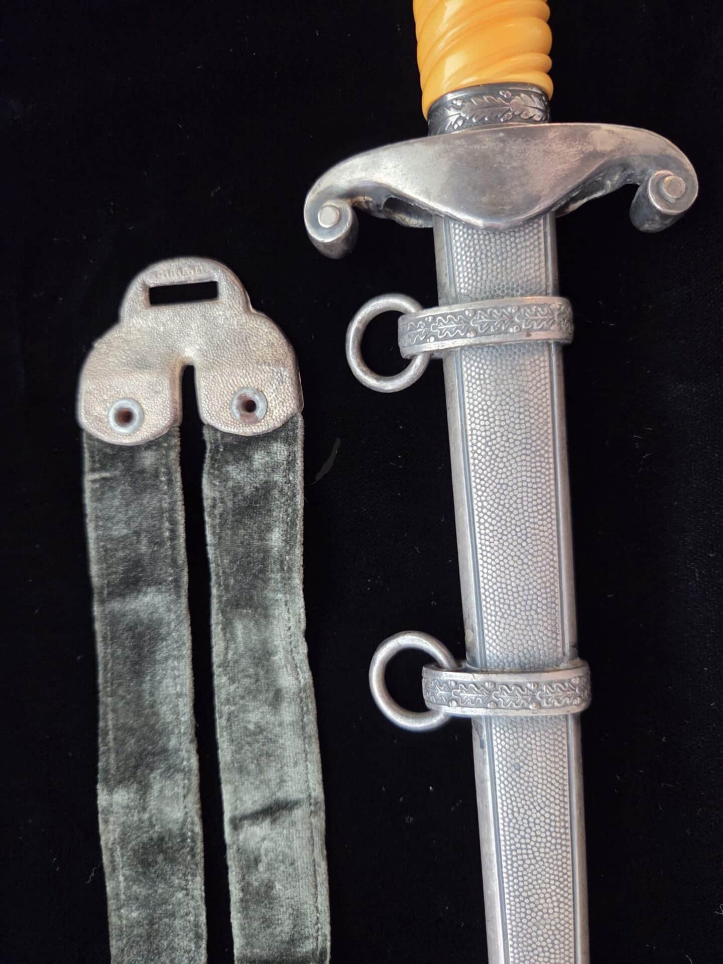 Army Officers Dagger with Voos Double Etched Blade and Deluxe Hangers (33054) - Image 6
