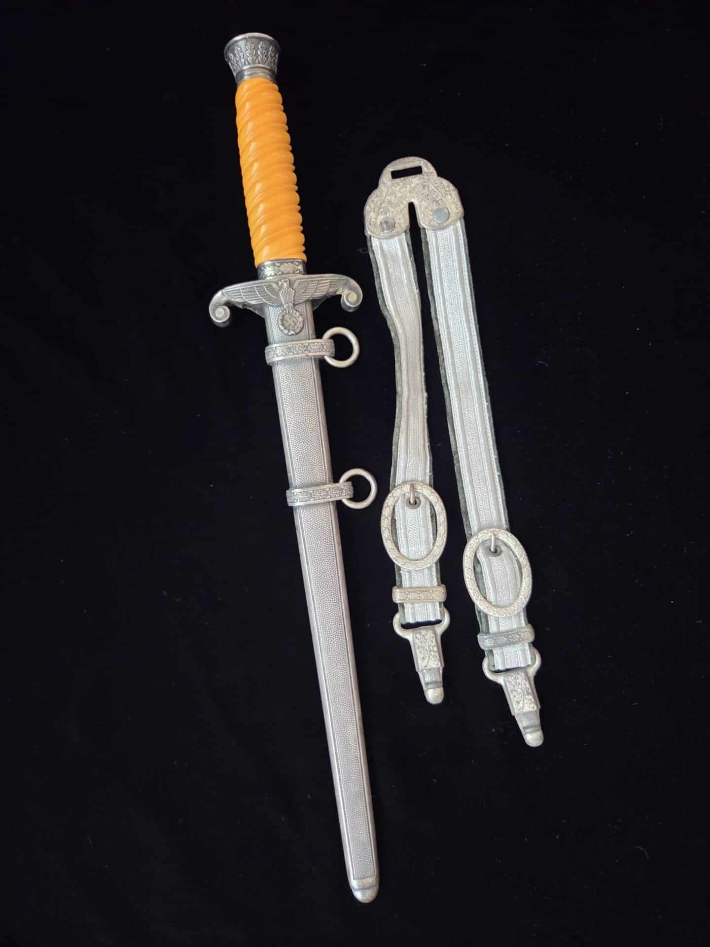 Army Officers Dagger with Voos Double Etched Blade and Deluxe Hangers (33054)
