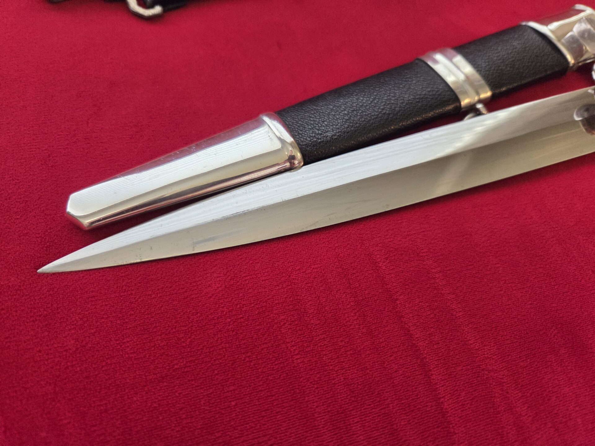 2nd Model RLB Leader’s Dagger by Paul Weyersberg & Hangers (33057) - Image 17