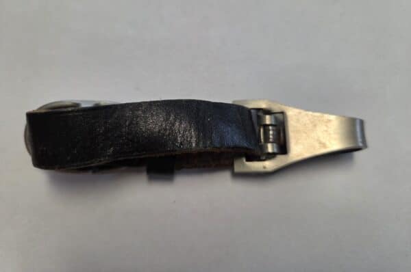 SS/NSKK Single Leather Hanger (31169) - Image 2