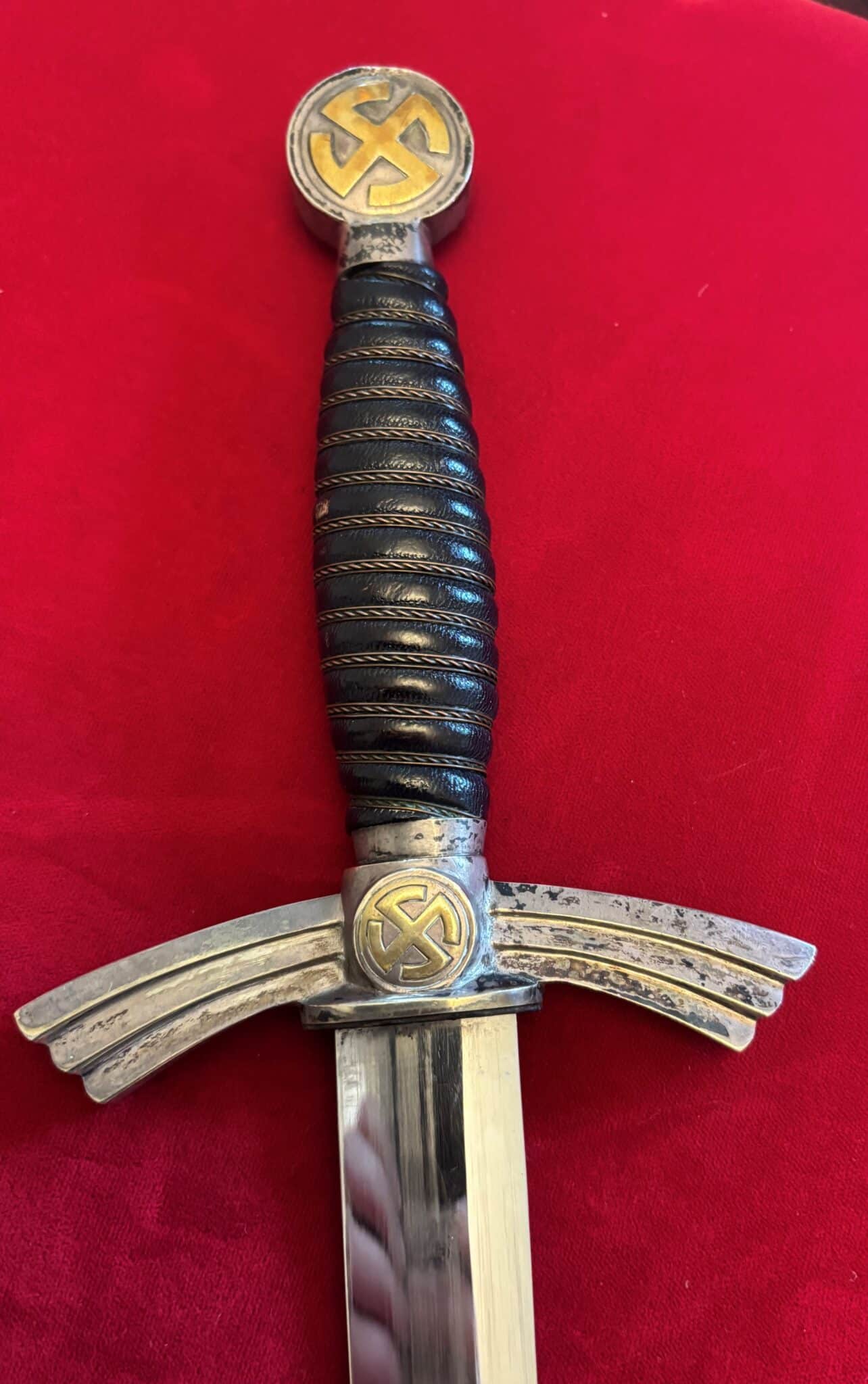 1st Model Luftwaffe Dagger by Paul Weyersberg (33708) - Image 2