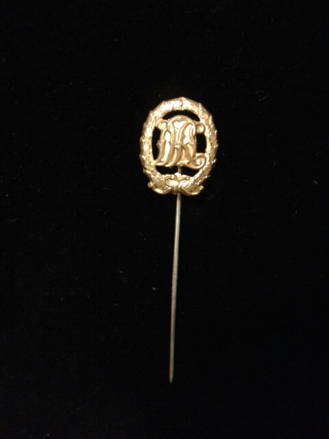 M-1933 DRL Sports Badge in Gold Stickpin (#23837)