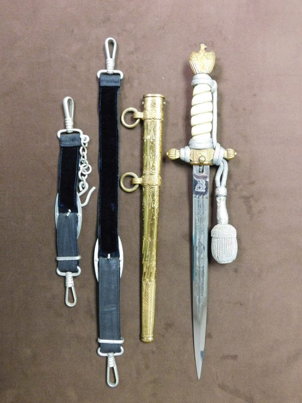 2nd Model Navy Dagger w/hangers and portepee (#27244)