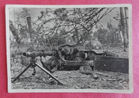 Machine Gun Crew Postcard (27692)