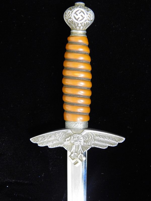 2nd Model Luftwaffe Dagger Set w/Miniature (#29405)