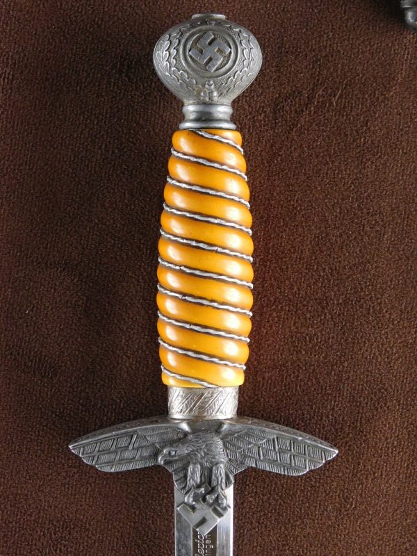 Rare Maker 2nd Model Luftwaffe Dagger (#29526)