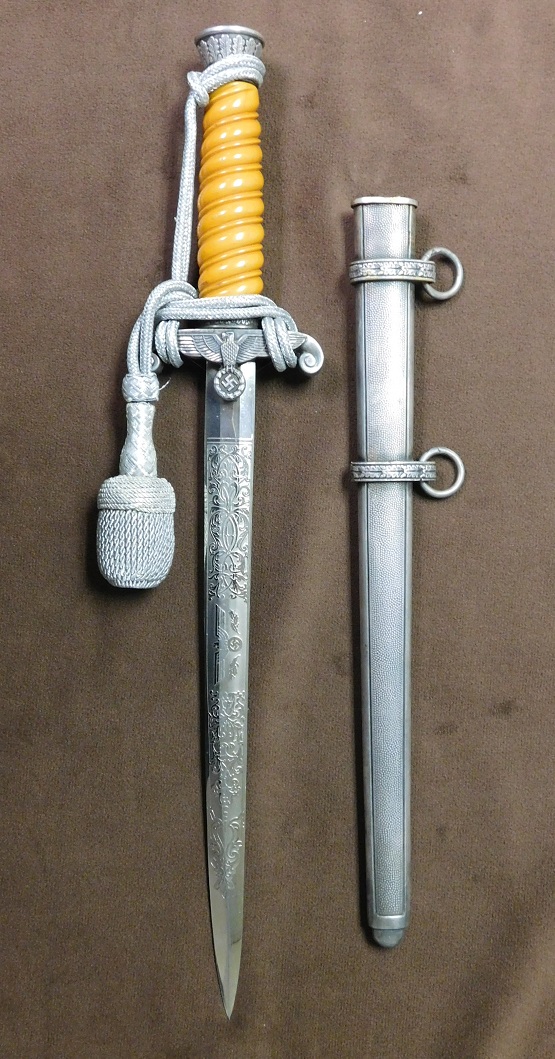Army Office’s Dagger with Double Etched Blade (#29637)