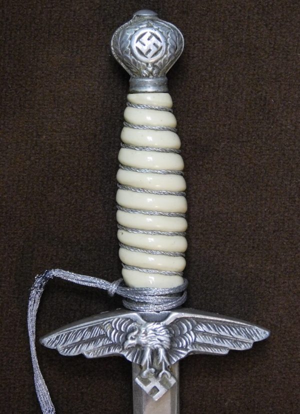 Cased Miniature 2nd Model Luftwaffe Dagger (#29823)