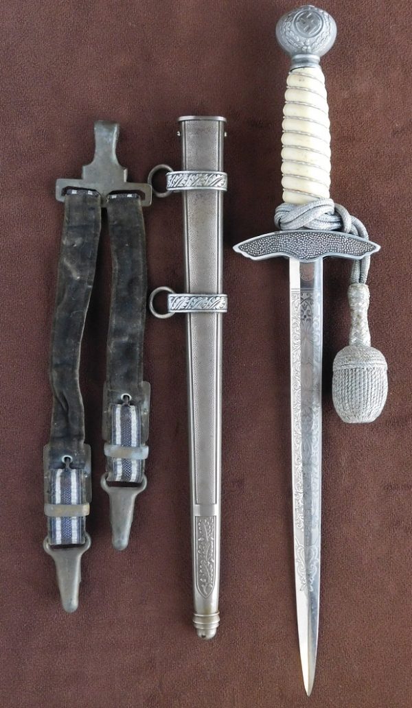 Double-etched Emil Voos 2nd Model Luftwaffe Dagger (#29829)