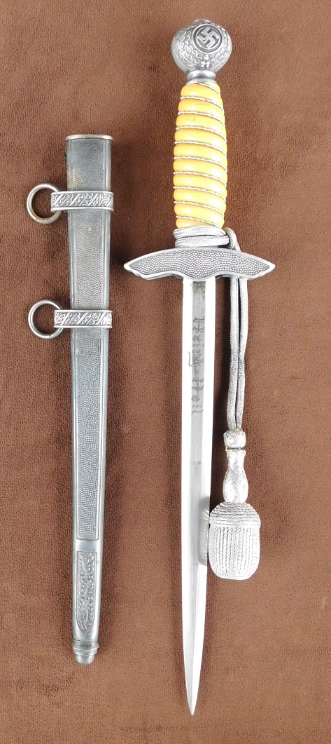 2nd Model Luftwaffe Presentation Dagger (#30160)
