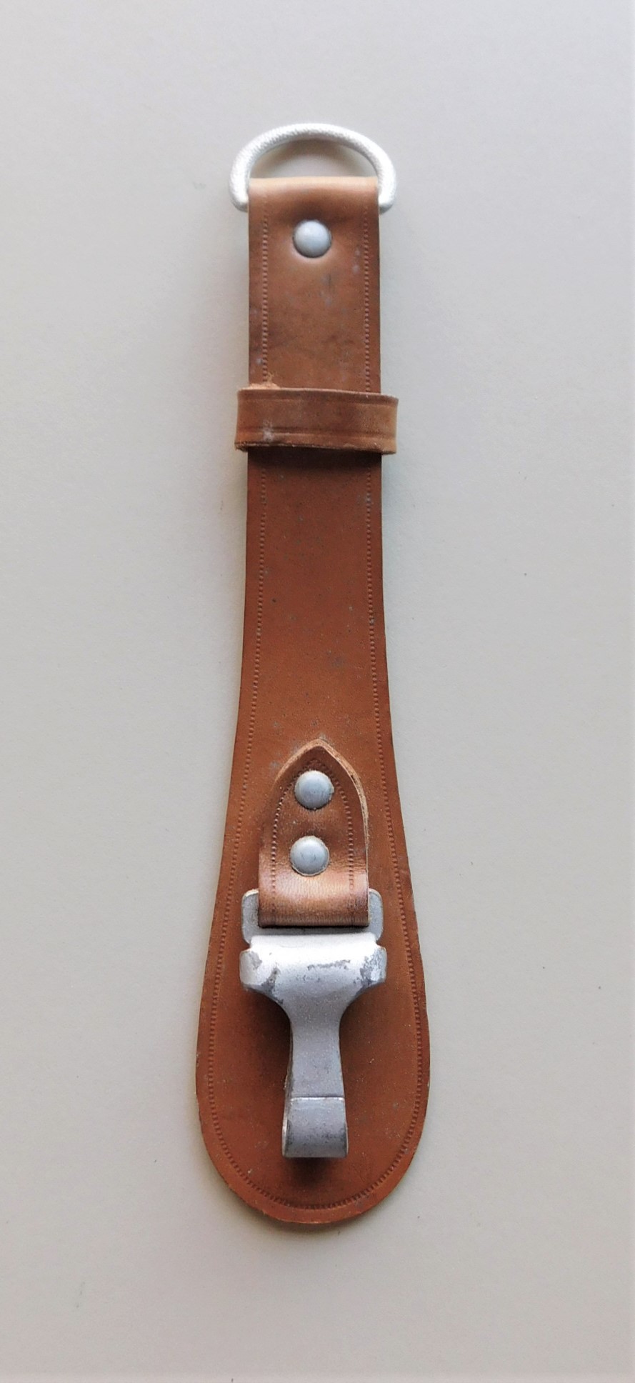 Unissued Brown Leather Teardrop Sword Hanger (#30861)