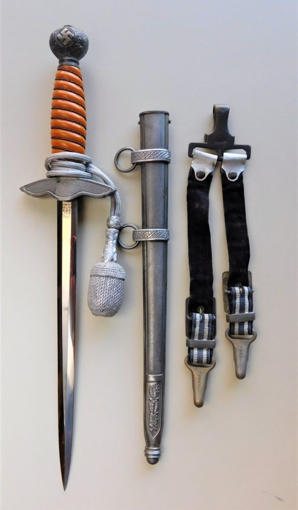 2nd Model Luftwaffe Dagger with Hangers and Portepee (#30881)
