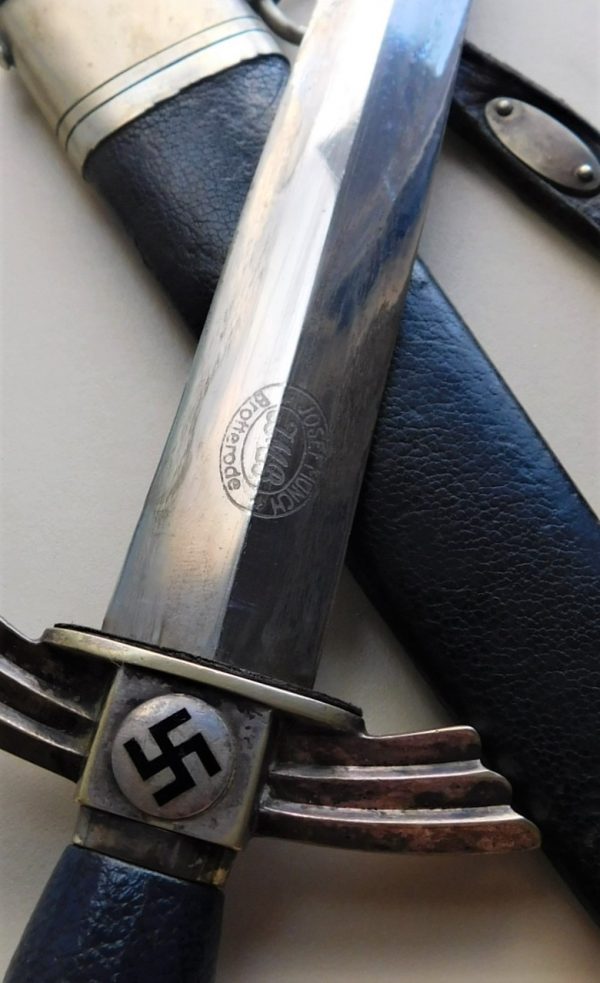 Rare Maker DLV Dagger with Hanger (#30890)