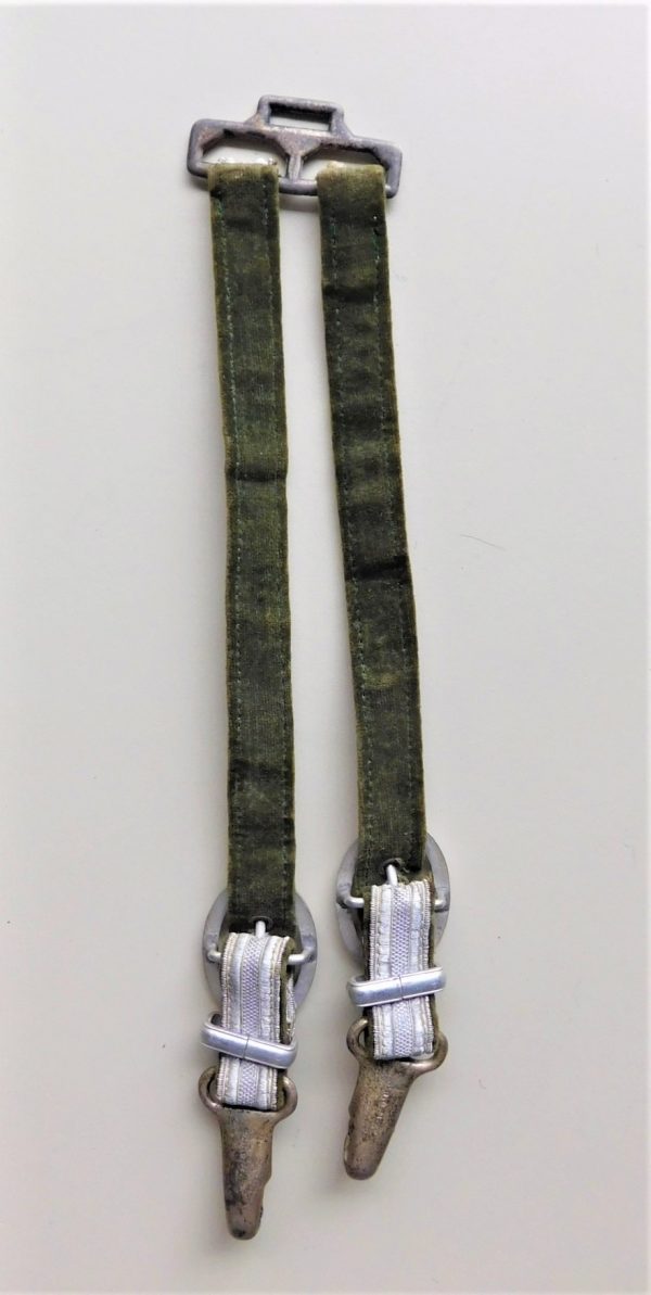 Deluxe Army Dagger Hangers (#30933)