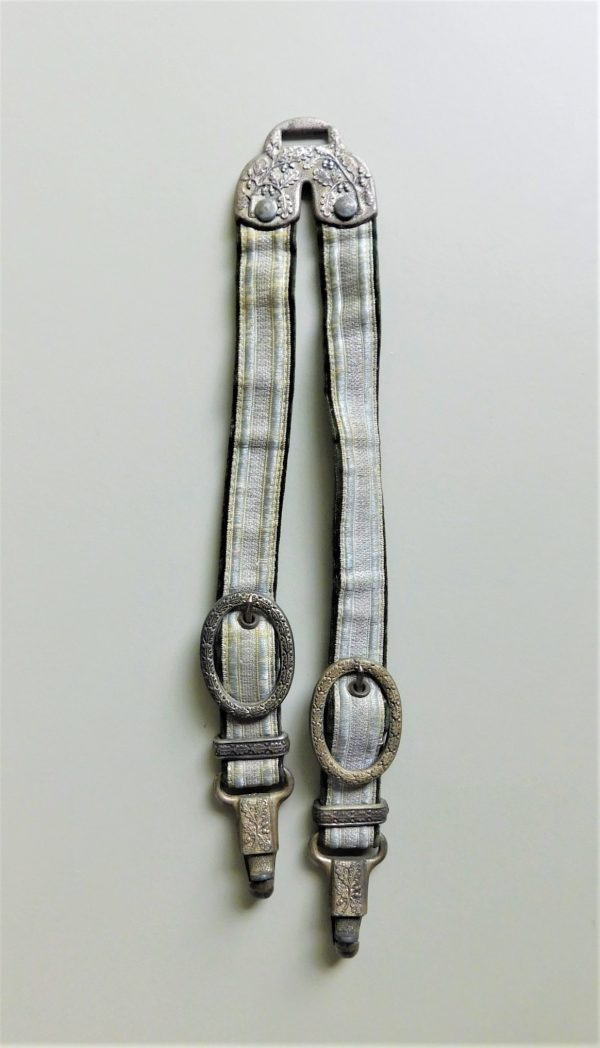 Deluxe Army Dagger Hangers (#30967)