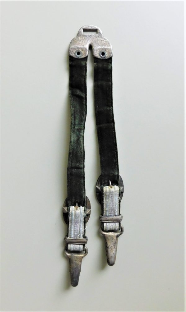 Deluxe Army Dagger Hangers (#30967)