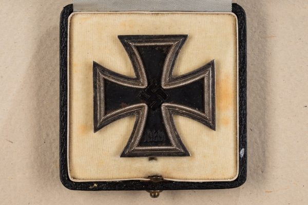 Third Reich Iron Cross First Class w/Case (#50009)