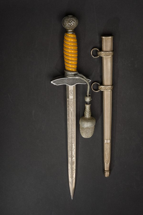 2nd Model Luftwaffe Dagger w/Ivory Grip & Double-Etched Blade w/Glass-like Grip (#50079)
