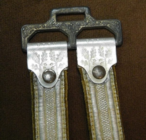 Deluxe Army Dagger Hangers (#30039)